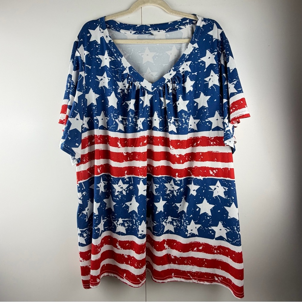 SOLD☀️Women’s Patriotic Tunic Blouse